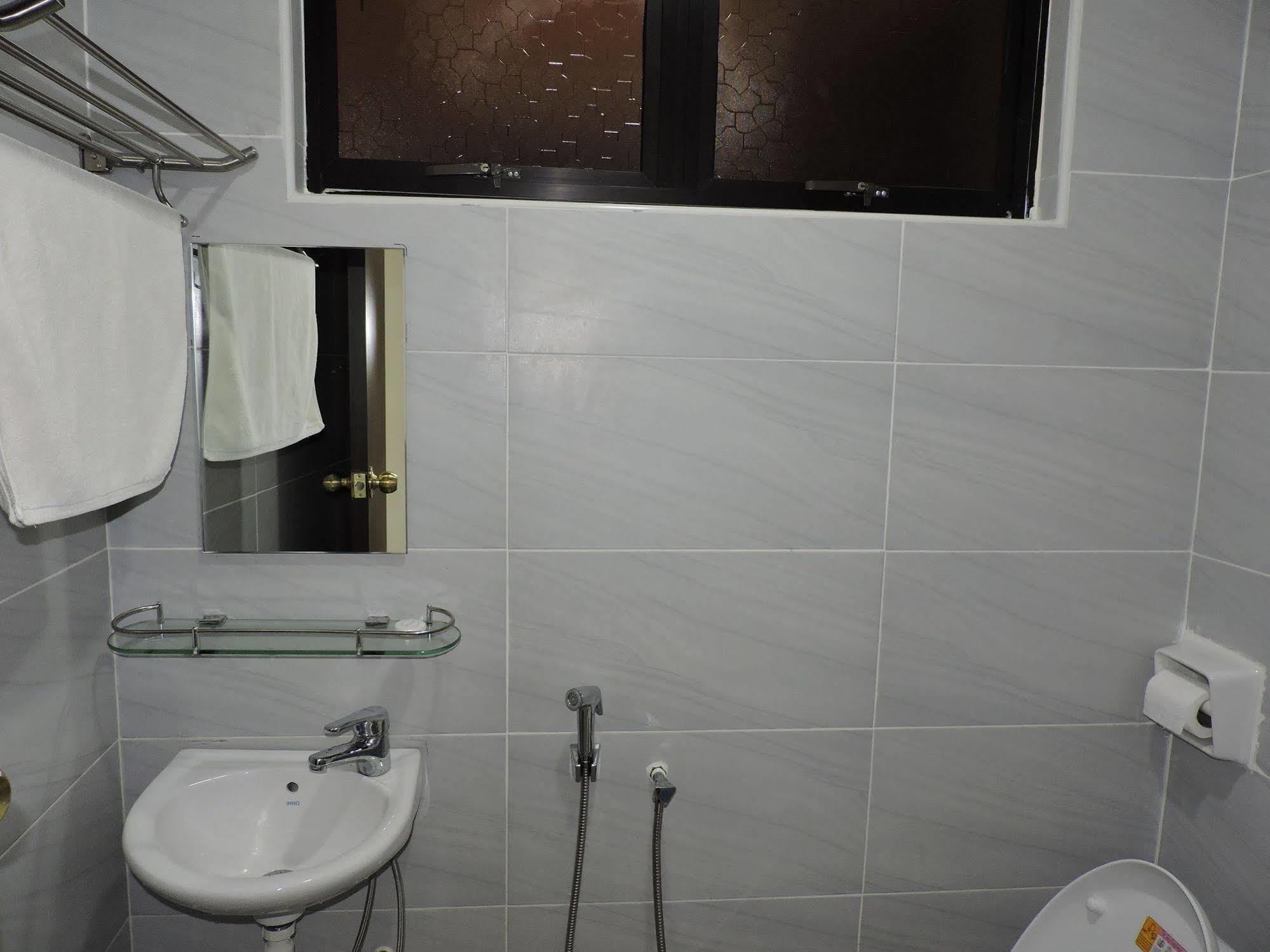 Merlin Hotel Penang George Town Ngoại thất bức ảnh